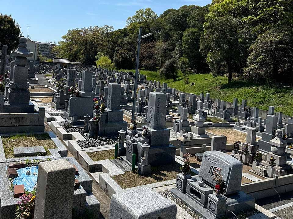 誉田西墓地(羽曳野市)の費用・口コミ・アクセス｜無料で資料請求【いい