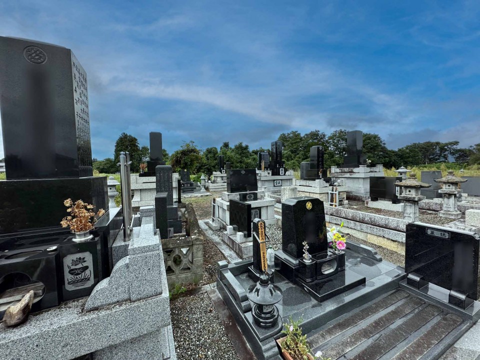 安曇野やすらぎ霊園(安曇野市)の費用・口コミ・アクセス｜無料で資料